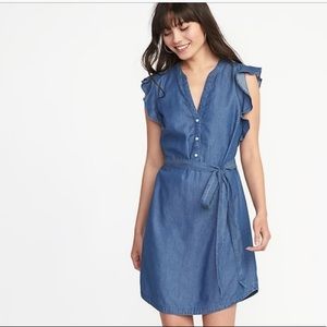 Old Navy flutter sleeve chambray dress
